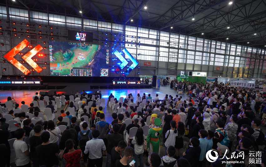 这位年轻的 这位年轻的